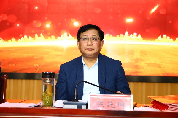 董事长.jpg 董事长.jpg